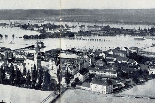 überschwemmtes Stadtgebiet links der Isar beim Hochwasser 1899 überschwemmtes Stadtgebiet links der Isar beim Hochwasser 1899