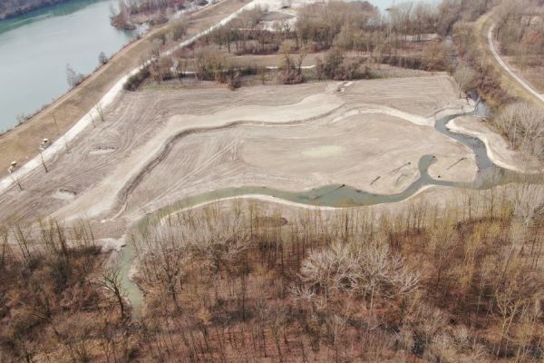 Neugeschaffener Altarmkomplex im Teilgebiet 7 FFH-Schwerpunkt Ettling Neugeschaffener Altarmkomplex im Teilgebiet 7 FFH-Schwerpunkt Ettling