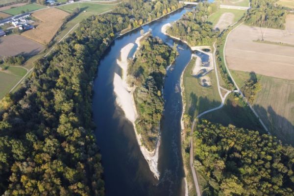 Neuanlage eines naturnahen Seitenarmes der Isar, Teilgebiet 5 Kohärenzschwerpunkt Landau Neuanlage eines naturnahen Seitenarmes der Isar, Teilgebiet 5 Kohärenzschwerpunkt Landau
