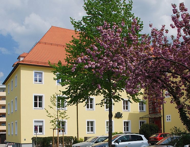 Link führt zur Seite Kontaktmöglichkeiten